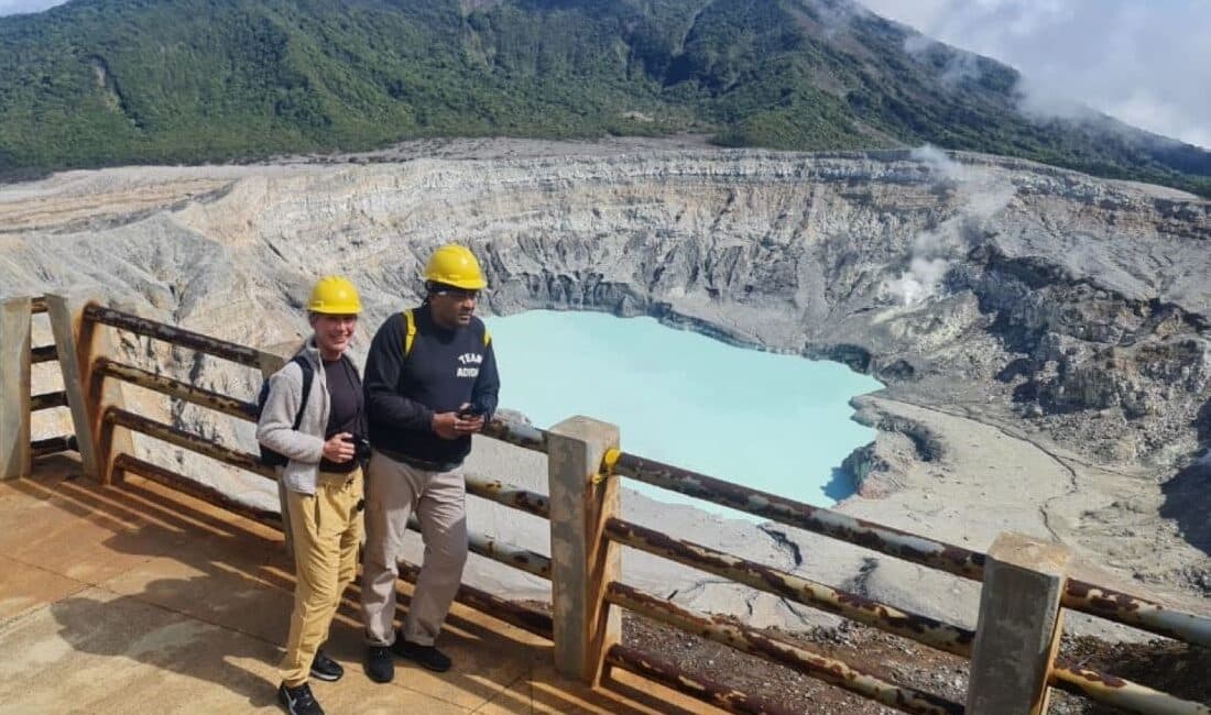 Poas volcano and starbucks coffee tour